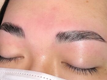 フロー 水戸見川店(Flow)の写真/【お顔の第一印象は眉毛で決まる☆】骨格やお顔立ちに合わせてプロが黄金比のデザイン＆美眉スタイリング♪