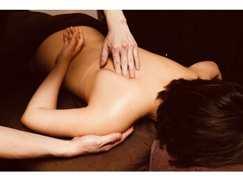 からだサロン ザイン/オイルトリートメント-背面3-