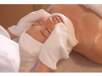 ポーラ 新居浜店(POLA)/ホットタオルでスッキリ