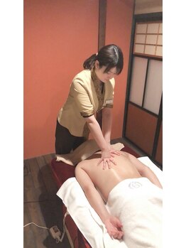 ナリラ(NALILA)/男性オイルマッサージ