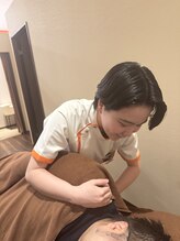 カラダファクトリー グンゼタウンセンターつかしん店 新里 美羽