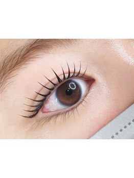 ナチュラル上品な目元にしたい