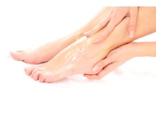 ネイルズトゥゴー 京阪百貨店 くずはモール店(NAILs to GO)の雰囲気（ガサガサかかとも角質ケアでしっとり潤いを♪）
