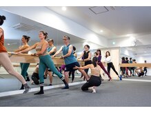 ピュアバー 自由が丘(Pure Barre)/バー使った新感覚トレーニング