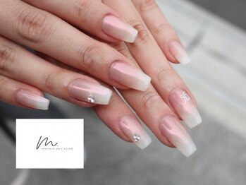 エム(M)の写真/雰囲気や肌トーンに合わせた、似合せネイルをご提案♪上品で洗練された、美しい指先を叶えます☆