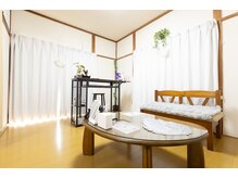 ヘアー バカンス(hair Vacances)/待ち合い室&耳つぼスペース