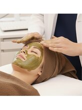 フェイシャルサロン《en》岸和田・ピーリング/毛穴/シミケア/ニキビ/ハーブピーリング