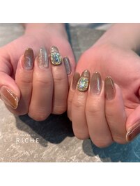 ブラウンのマグネットネイル