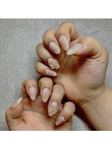 サイン(sin.)/乳白色ハートリボンネイル