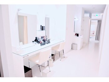 ポーラ ザ ビューティ 三鷹駅南口店(POLA THE BEAUTY)/メークスペース