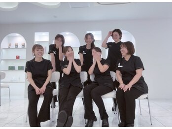 ミヨンラボ(miyon LABO)/仲良しスタッフが笑顔で施術♪