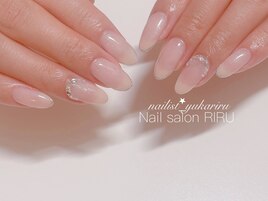 上品キラキラネイル