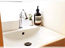 初台メディカルラボ整体院/洗面台などの清掃も毎日実施