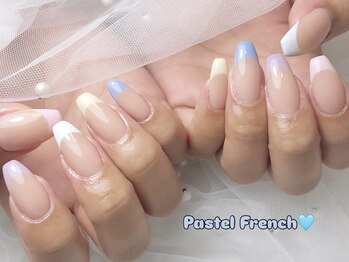 アリィ(Ali'i)/Pastel French /立川/ネイル