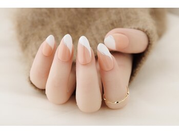 ヴァンネイル(VINGT NAIL nail&eye beauty)/上品斜めフレンチ
