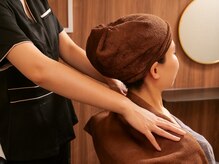 リンサ 心斎橋店(RINSA)の雰囲気（頭身浴とヘッドスパの独自技術で首肩の凝りもしっかり解します。）