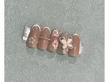 ラッシュ ネイル(LUSH nail)/蝶々とフラワーネイル