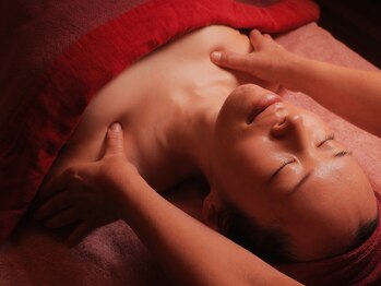 ボディヒーリング 楽/デコルテもしっかり流しましょう