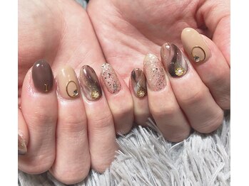 リッチネイル(Rich Nail)/今期流行りのブラウンネイル