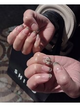 ネイルサロン リスタ(Rista)/ガラスフレンチ　蝶　キラキラ