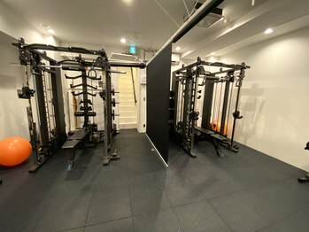 アスフィット 曳舟 東向島店(ASFiT)/通気性を確保した半個室ジム