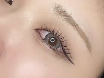 シュモレ ポルターレの写真/【なりたい目元になれる！】ナチュラルなメイクでもくるんと上向きまつ毛で好感度・存在感の高い目元へ♪