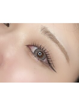 ナチュラル上品な目元にしたい