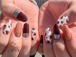 アニマル柄ネイル