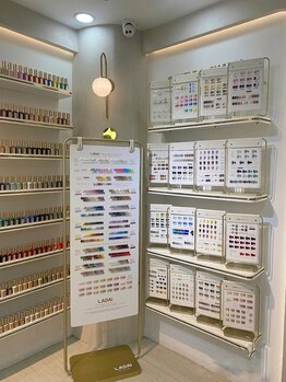 ハニネイル 三ノ宮店(Hani Nail)/豊富なカラーチャート
