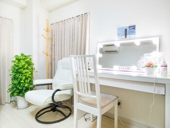 サロン ド ルフレ(Salon de reflet)