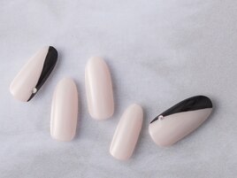 シンプルモノトーンネイル