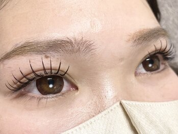 パールピーチ(total beauty place pearl peach)の写真/似合わせデザインが得意◎人気のまつげパーマ【最新技術/束感/ダメージレス】はpearl peach にお任せ♪