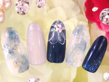ナナズネイル 西小倉店(NANA's Nail)/冬はネイビー×ホワイト