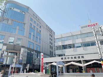 アイラッシュサロン リリアーナ(eyelashsalon Liliana)/5.右側に郵便局と崎陽軒のビル