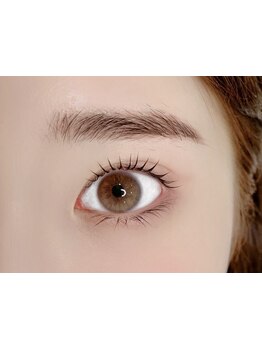 ナチュラル上品な目元にしたい