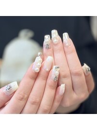 ホワイトオーロラネイル♪