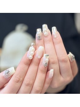 ホワイトオーロラネイル♪