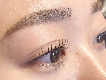 アイブロウドットキス 大宮(iBROW. kiss)の写真/ご希望のカール感に合わせてデザインお作りいたします♪目力UPで印象的な目元を演出☆お得なクーポンも◎