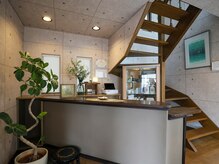 ル・ティアレの雰囲気（光と香りに包まれた空間でゆっくりとくつろいでお帰りください。）