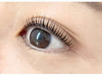 ブルーミン(Bloomin')/持続力◎高保湿Trまつげパーマ