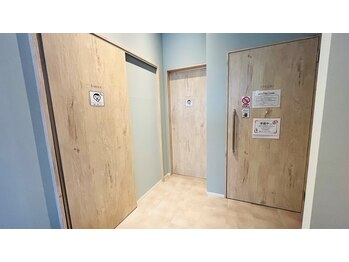 ナグヨガスタジオ イオンモールナゴヤドーム前店(NAG YOGA STUDIO)/スタジオフロア