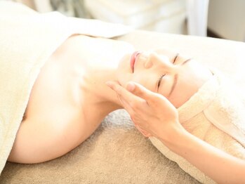 イルソーレ(IL Sole)の写真/「細胞レベルから美白」REVI陶肌ピーリングでぷるツヤ美白が叶う★REVIのハーブピーリングでお肌改革を。