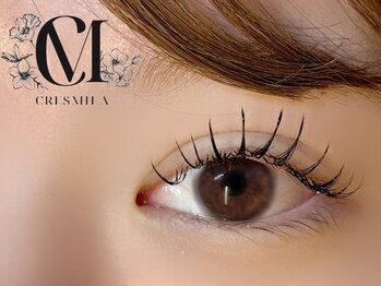 クレスミーラ 心斎橋店(CRESMILA)の写真/【圧倒的持続力★LEDマツエク(フラットラッシュ)100本¥4500/つけ放題¥7200】トレンドの韓国風束感仕上げも!