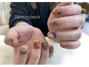 ジェンナ(Jann)/ニュアンスネイル/お持ち込み