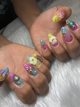 グラシアスドット(GRACIAS.)の写真/ショートネイルも可愛い♪豊富なデザインをご用意