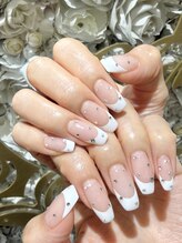 ラルーナ(La Luna)/フレンチ★ストーン付け放題