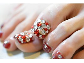 赤のスワロのフットネイル