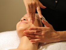 ユニバーサル(UNIVERSAL)/美顔トリートメント