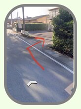 ルナルナ(RUNA RUNA)/右の建物へ～