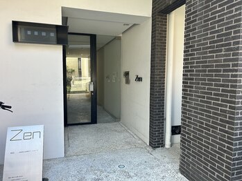 トム 大阪なんば店(THOM)/ビルの外観